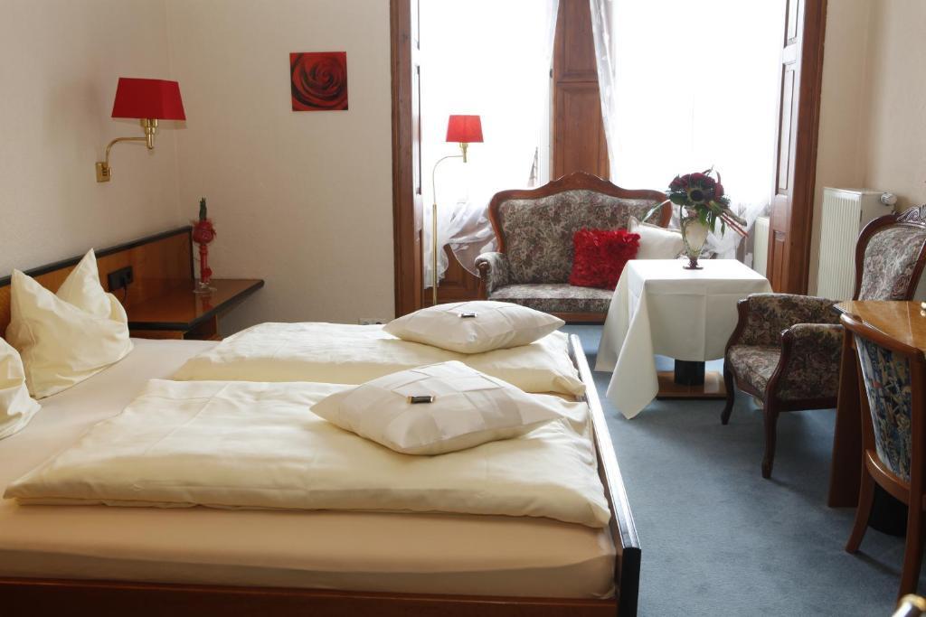Hotel Villa Brenner Grünstadt Chambre photo