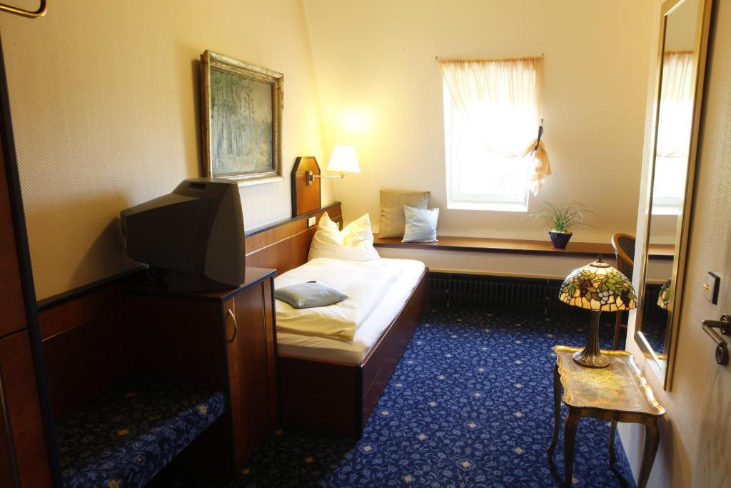 Hotel Villa Brenner Grünstadt Chambre photo